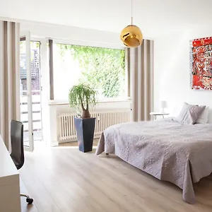 Center Studio Extra Comfort Luxury Double Bed Kitchen , Düsseldorf Deutschland